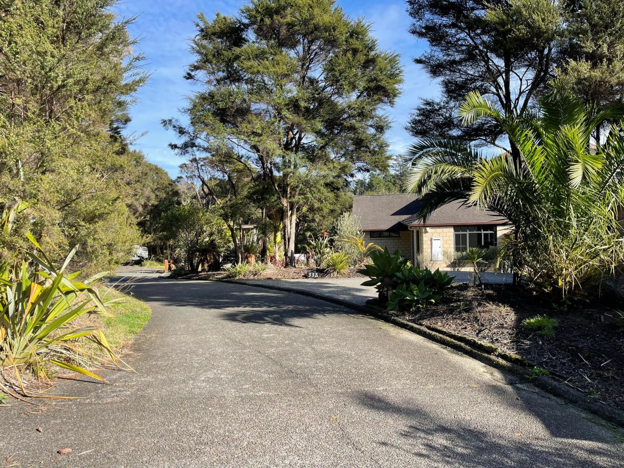 Charming Home Near Nature オークランド エクステリア 写真